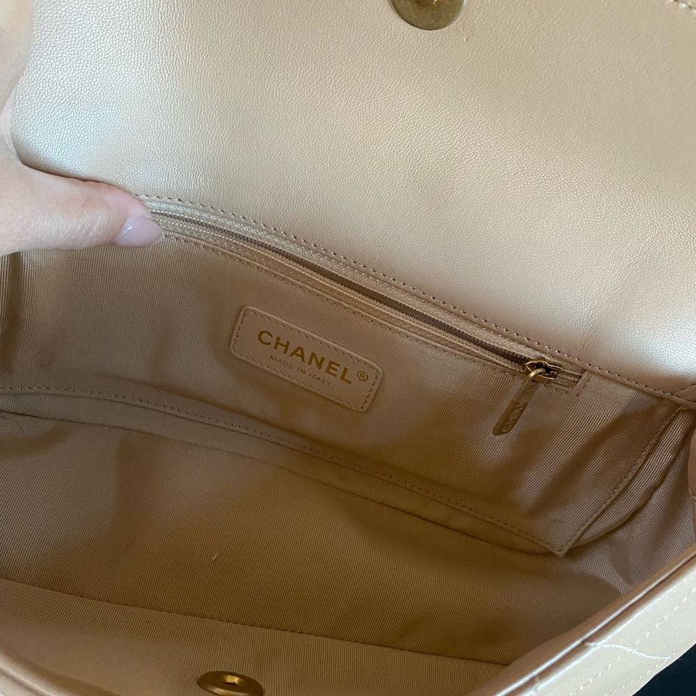 🦄 RARE Auth. Chanel 20P Med. center cutout flap - Picture 13 of 17
